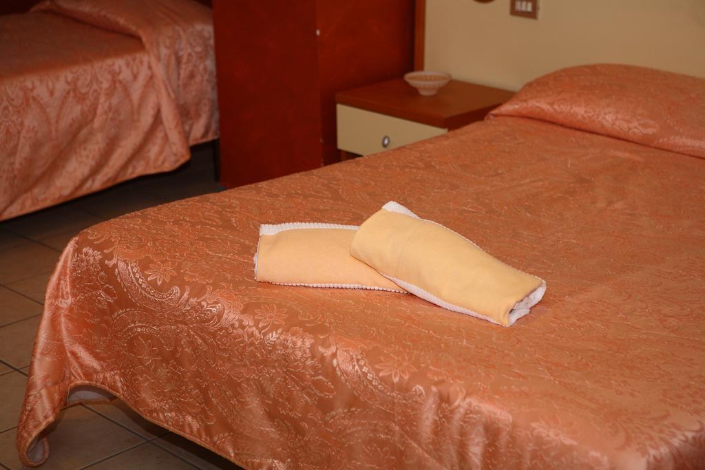Meridiano Hotel Nápoles Habitación foto