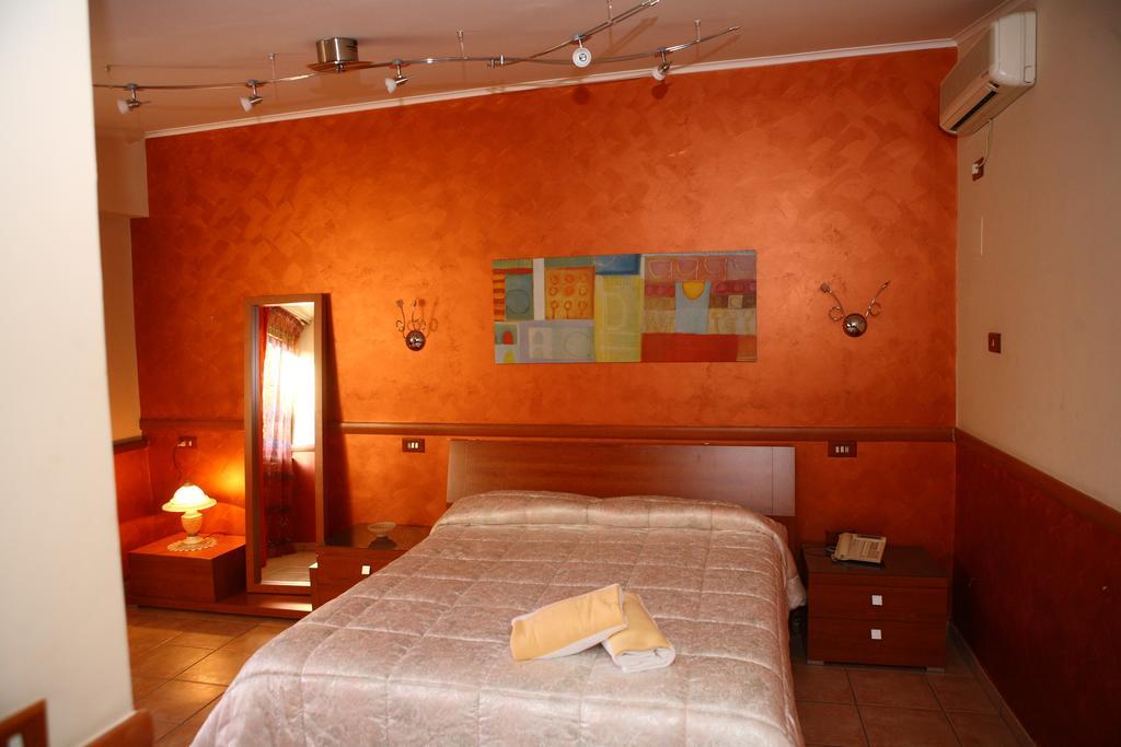 Meridiano Hotel Nápoles Habitación foto